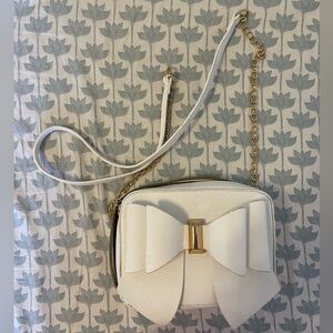 Crossi White Crossbody Bow Purse